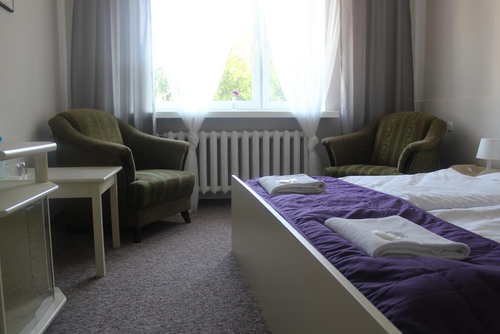 Hotel Pod Debem Zielona Góra Dış mekan fotoğraf