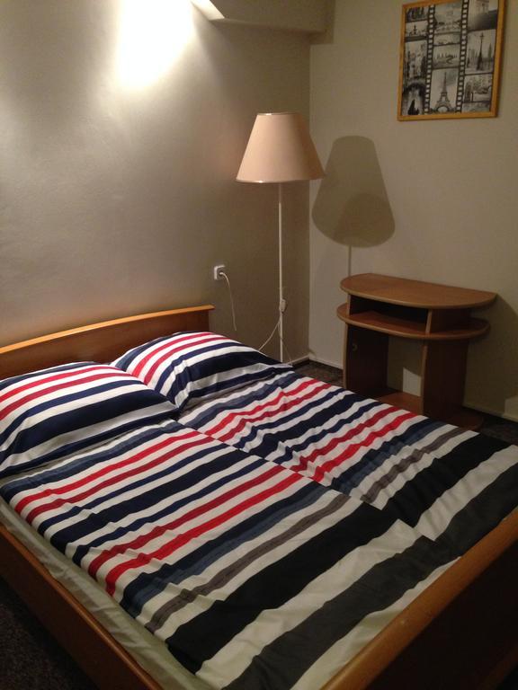 Hotel Pod Debem Zielona Góra Dış mekan fotoğraf