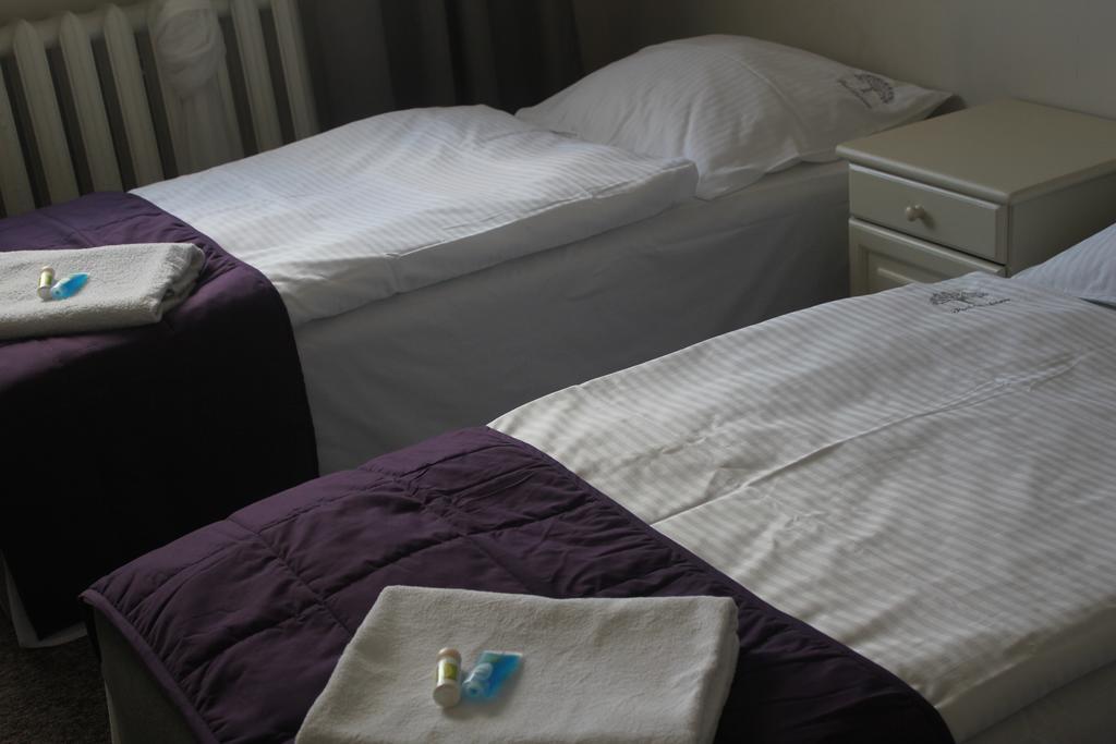 Hotel Pod Debem Zielona Góra Dış mekan fotoğraf